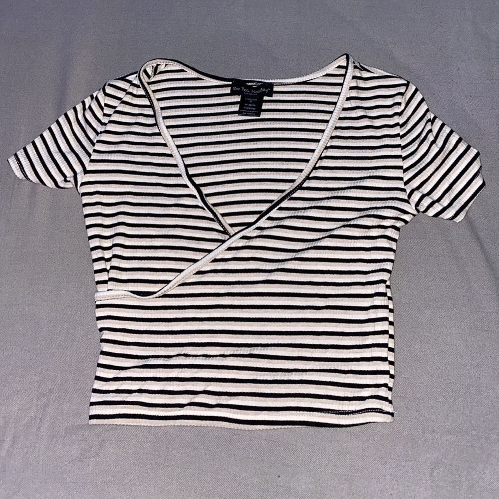 open, striped, cropped tee